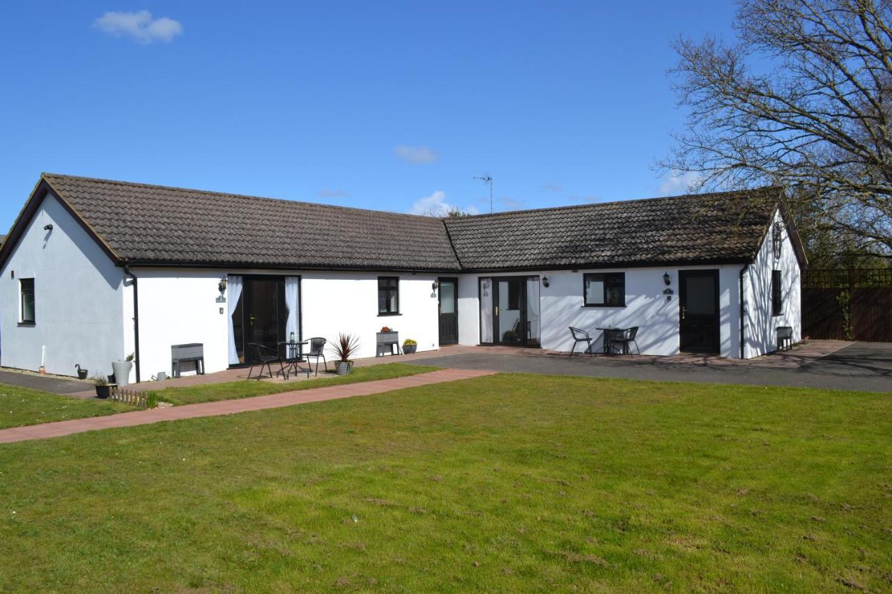 Number 1 Lytton Tree Lodge Reydon Exterior photo